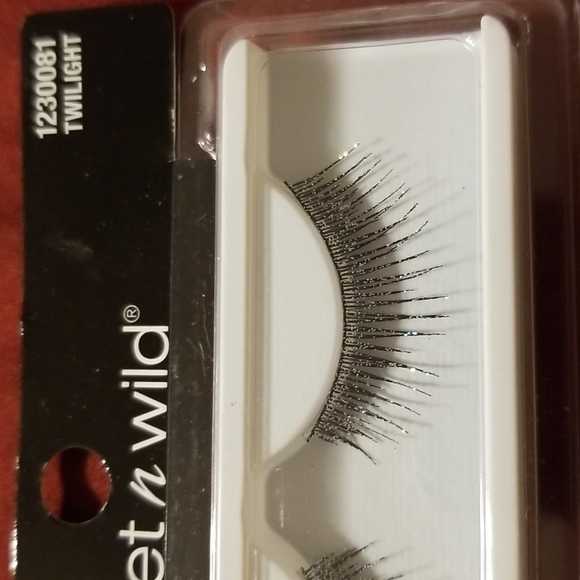 Lot of 7 Packages Faux Eye Lashes Ardell & Wet n Wild- Twilight, Unicorn & Black - Picture 3 of 12